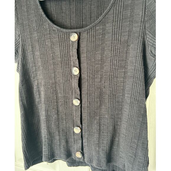 AE Ribbed Gray Button Up Tee - Large - Picture 3 of 4
